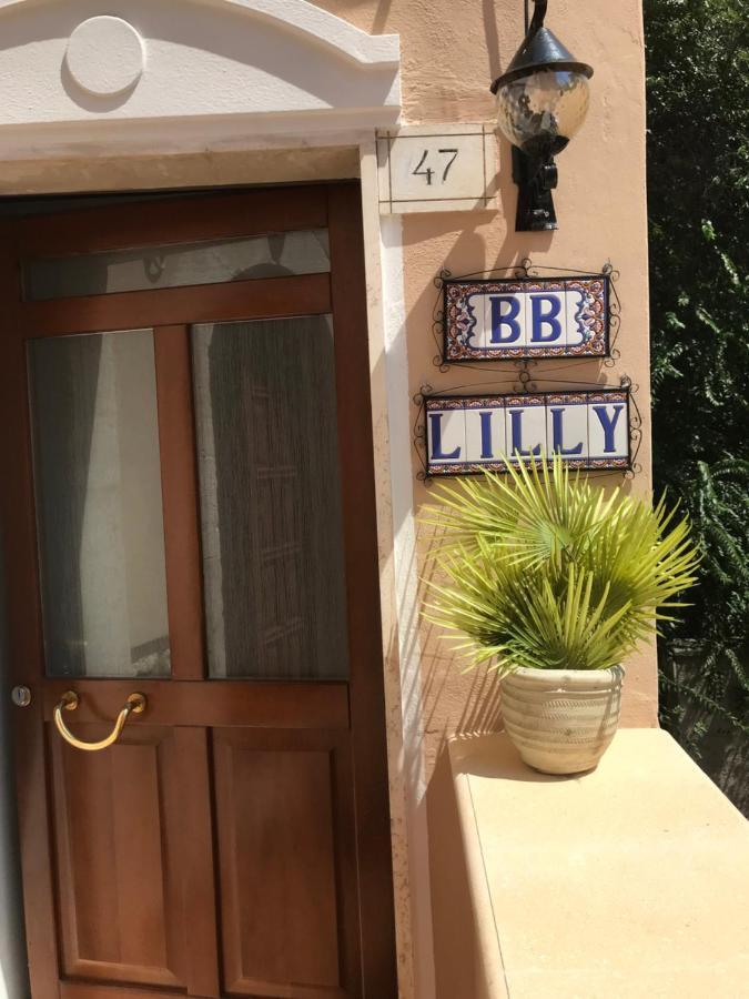 Lilly Bed & Breakfast Сулмона Екстериор снимка