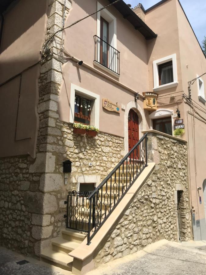 Lilly Bed & Breakfast Сулмона Екстериор снимка