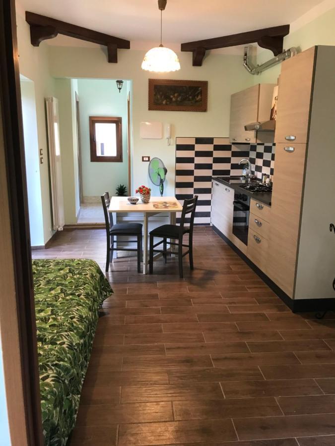 Lilly Bed & Breakfast Сулмона Екстериор снимка