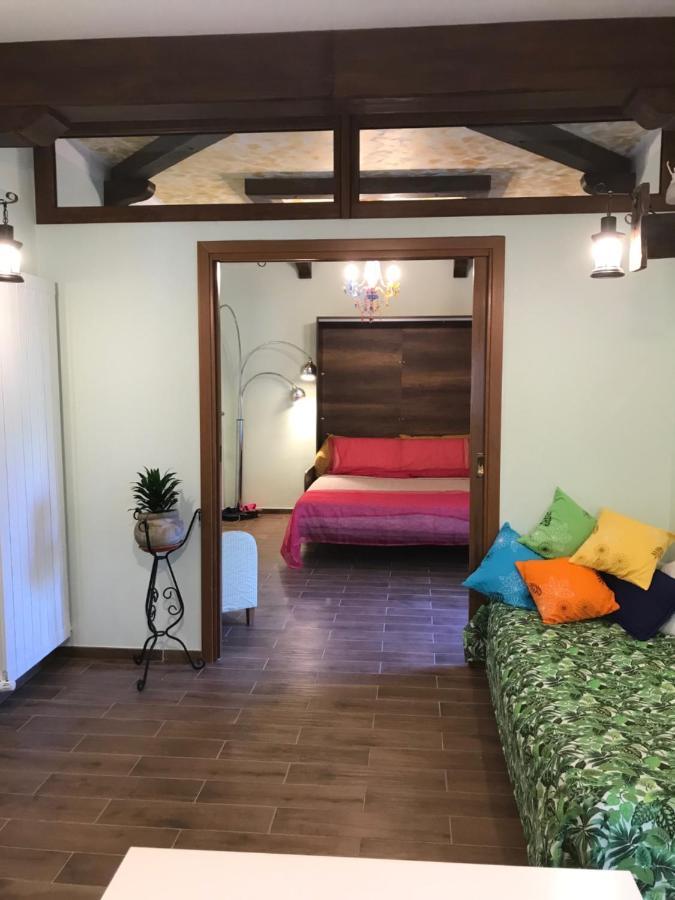 Lilly Bed & Breakfast Сулмона Екстериор снимка