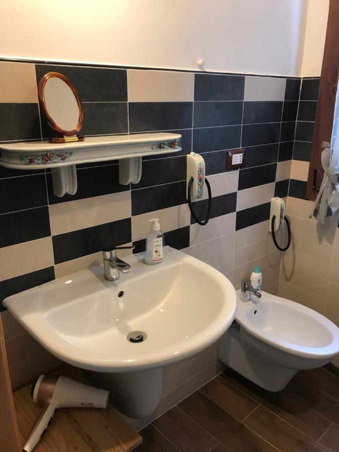 Lilly Bed & Breakfast Сулмона Екстериор снимка